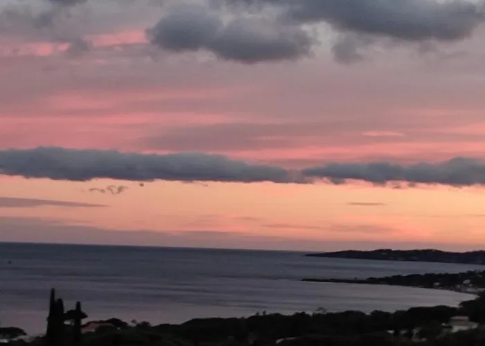 Avec Terrasse Et Vue Exceptionnelle Sainte-Maxime